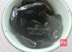 丝瓜炒贻贝的做法图解1
