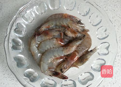 茄汁香爆虾的做法图解1