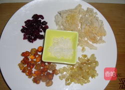雪莲子桃花泪的做法图解1