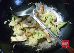 虾皮香干炒花菜的做法图解13