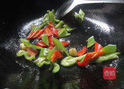 双椒苹果鸡丁的做法图解7