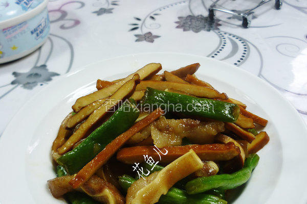 香干梅豆炒猪耳朵