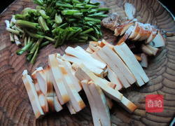 香芹香干炒腊肉的做法图解2