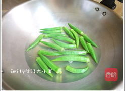 蒜味秋葵的做法图解1