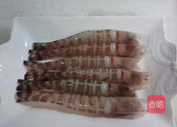 干煎明虾的做法图解1