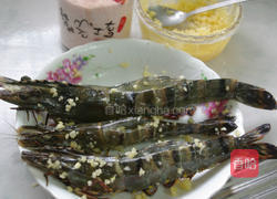 蒜泥蒸大虾的做法图解3