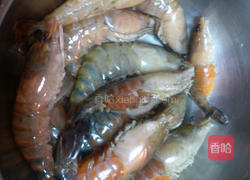 作酱烧虾的做法图解1