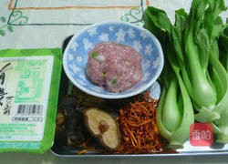 香菇虫草肉丸清汤的做法图解1
