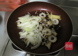 酒香锯缘青蟹粥的做法图解2