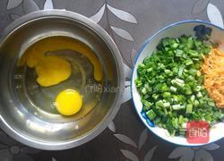 韮菜鸡蛋煎饼的做法图解1
