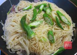 牛肉炒义面的做法图解4
