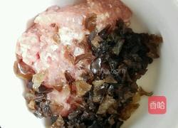 木耳瘦肉酿豆腐的做法图解2