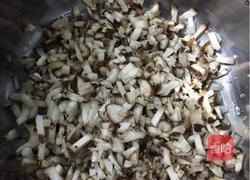 菠菜鲜菇猪肉饺的做法图解1