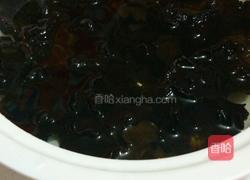 凉拌木耳（酸辣型）的做法图解1