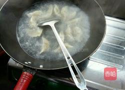 水煮饺子的做法图解1