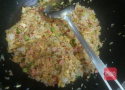 香肠蛋炒饭的做法图解1