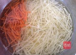 酸辣土豆丝的做法图解1
