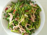 蒜苗炒豆腐