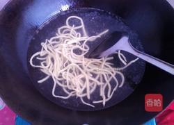 油泼鸡蛋面的做法图解5