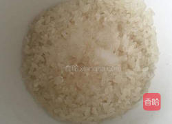 皮蛋瘦肉粥的做法图解1