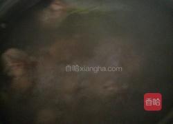 玉米排骨汤的做法图解2