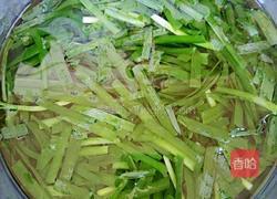 韭菜拌银鱼干的做法图解4
