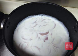 洋葱豆皮鲜奶汤的做法图解4