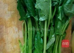 老醋花生拌菠菜的做法图解1