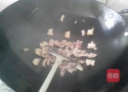 辣椒猪肉炒苦瓜的做法图解2