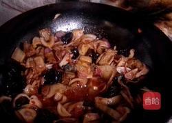 洋葱炒肉的做法图解2
