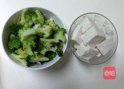 西兰花烧豆腐的做法图解3