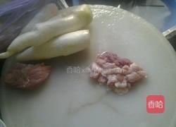 茭白炒肉丝的做法图解1