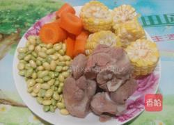 玉米毛豆骨头汤的做法图解3
