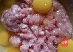 清汤猪肉丸子的做法图解1