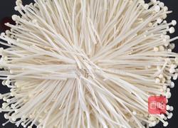 剁椒金针菇的做法图解1