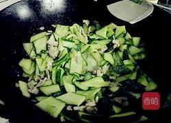 青瓜炒肉的做法图解5
