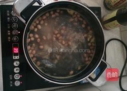 玉米花生炖猪骨的做法图解4