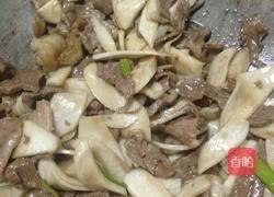 杏鲍菇炒肉的做法图解3