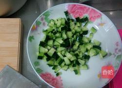 黄瓜火腿蛋炒饭的做法图解1