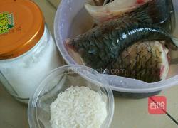 鱼肉粥的做法图解1