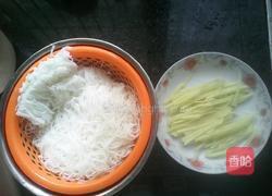 土豆炒粉丝的做法图解1