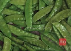 土猪肉炒荷兰豆的做法图解4