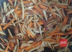 茭白炒肉丝的做法图解5