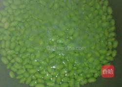 毛豆炒里脊肉的做法图解1