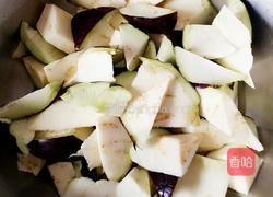 蒜香烧茄子的做法图解1