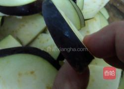 西红柿肉片熬茄子的做法图解1