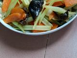 芹菜黑木耳胡萝卜炒肉