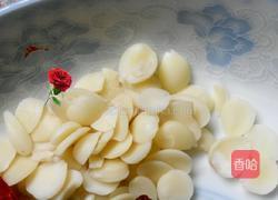 南北杏炖瘦肉汤的做法图解3