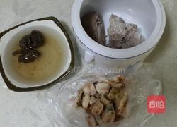 土伏苓炖龙骨的做法图解1