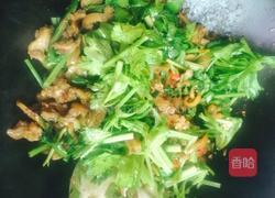 猪蹄肉炒芹菜的做法图解7